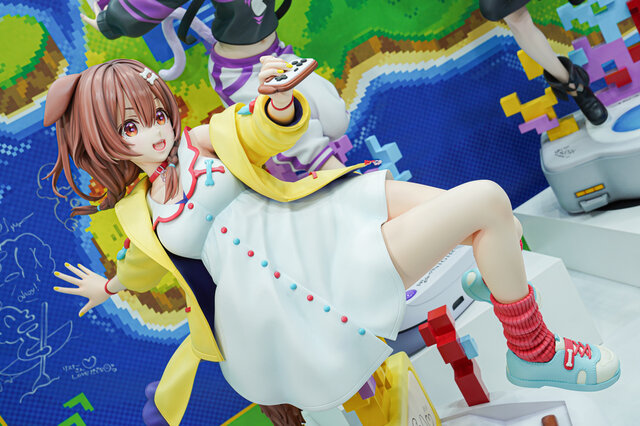 ホロライブ・フワモコやゲーマーズ等身大フィギュアの可愛さが無限大！「ミクxガンダムW」コラボなど「ワンフェス」を電脳アイドルが彩る【WF2025夏】