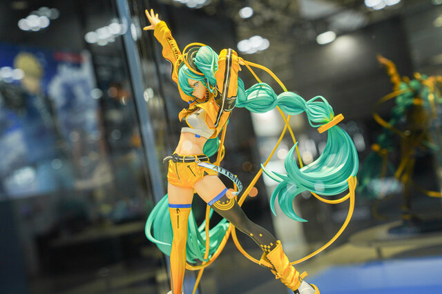 ホロライブ・フワモコやゲーマーズ等身大フィギュアの可愛さが無限大！「ミクxガンダムW」コラボなど「ワンフェス」を電脳アイドルが彩る【WF2025夏】