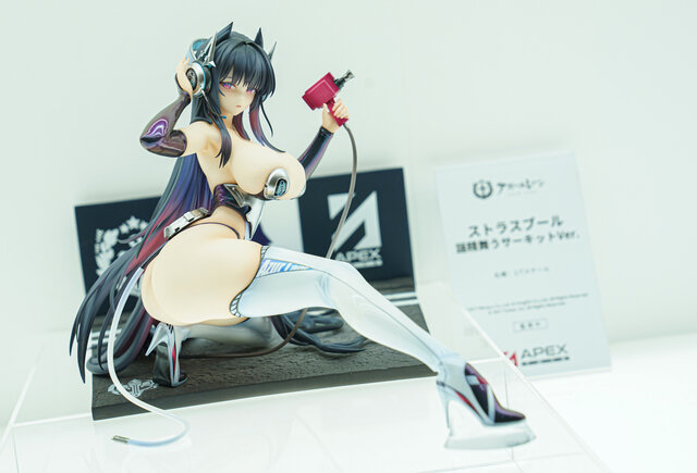 ドキッとする夏衣装から涼やかなドレスまで、「ワンフェス」に猛暑を吹き飛ばす『アズレン』『ブルアカ』美女フィギュアが集結【WF2025夏】