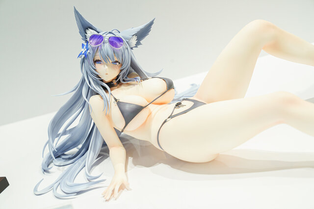 ドキッとする夏衣装から涼やかなドレスまで、「ワンフェス」に猛暑を吹き飛ばす『アズレン』『ブルアカ』美女フィギュアが集結【WF2025夏】