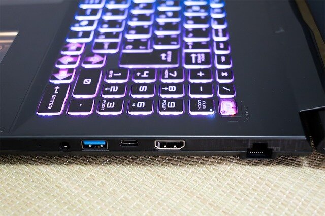 最新技術で研ぎ澄まされた名刀「MSI Katana 15HX B14Wシリーズ」を極めるために居合抜刀の達人に教えを乞う…“優れたゲーミングノート”と“優れた刀”は似ているのだ！