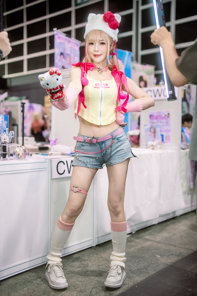 喜多川海夢（ハローキティコラボ）「その着せ替え人形は恋をする」／Rumi（Instagram：rumiibabe）