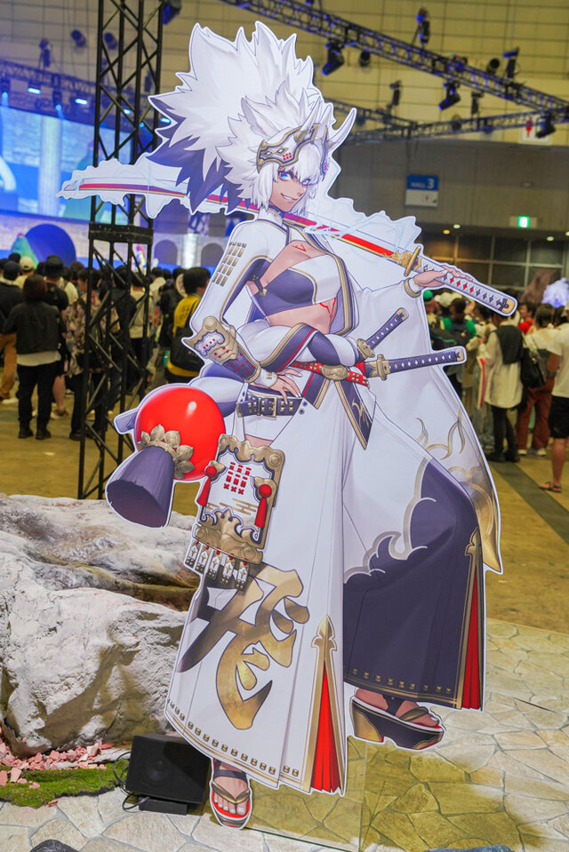 総数なんと100点以上！「FGO Fes. 2025」で展示された10周年英霊祝装スタンディをフォトレポートでお届け