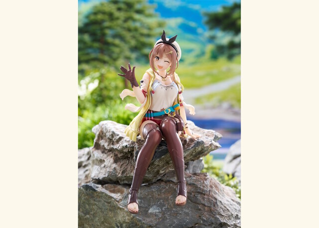 太ももが蓋を抑えてくれる！「ライザ」ぬーどるストッパーフィギュアが登場
