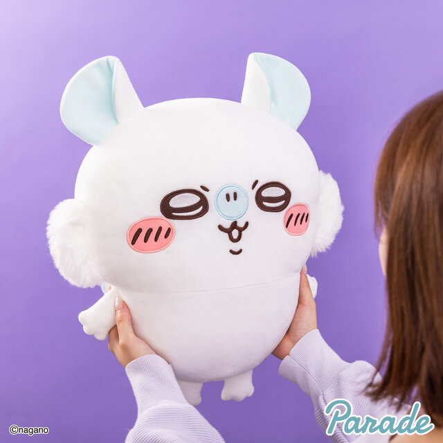 思わず抱きしめたくなる!?「ちいかわ」より「モモンガ」が全高約45センチの巨大ぬいぐるみに