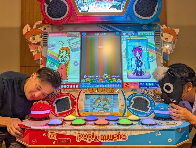 ユーザーに愛される筐体を作る！『pop’n music』新筐体フォトレポ＆インタビュー