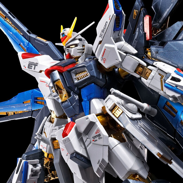 RGガンプラ「ストフリ」「デスティニー」のチタニウムフィニッシュ仕様が再販！ディスプレイを一層華やかにする「光の翼」も同時予約