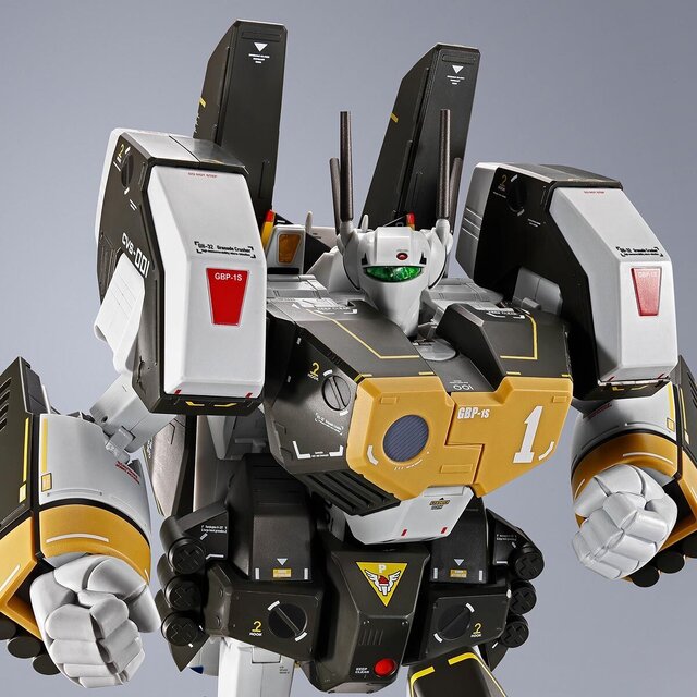 幻のアーマードが特別仕様カラーリングに！「マクロス」より「DX超合金 VF-1S アーマードバルキリー（ロイ・フォッカースペシャル）」が商品化
