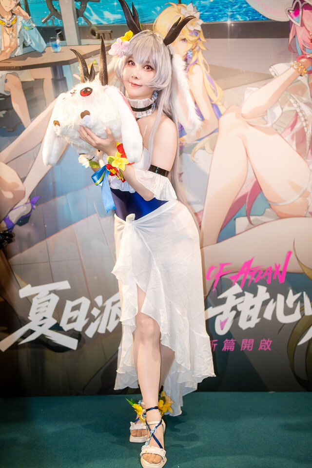 ブレードメイデン（水着ver.）『クリスタル・オブ・アトラン』／Banrcosplay（X：@banbanr233）