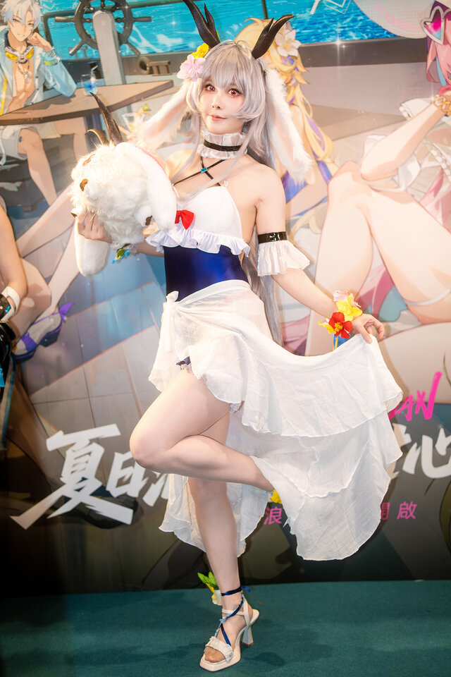 ブレードメイデン（水着ver.）『クリスタル・オブ・アトラン』／Banrcosplay（X：@banbanr233）