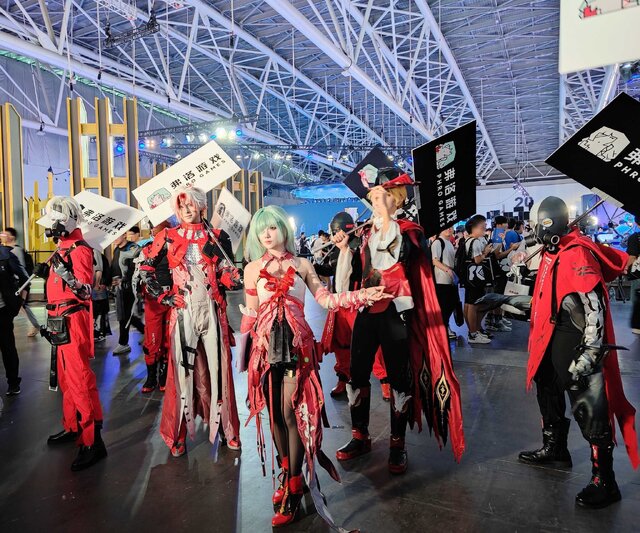 『鳴潮』×『パニグレ』がてんこ盛り！美女コスプレイヤーにもいっぱい会えた「KUROFEST」フォトレポート