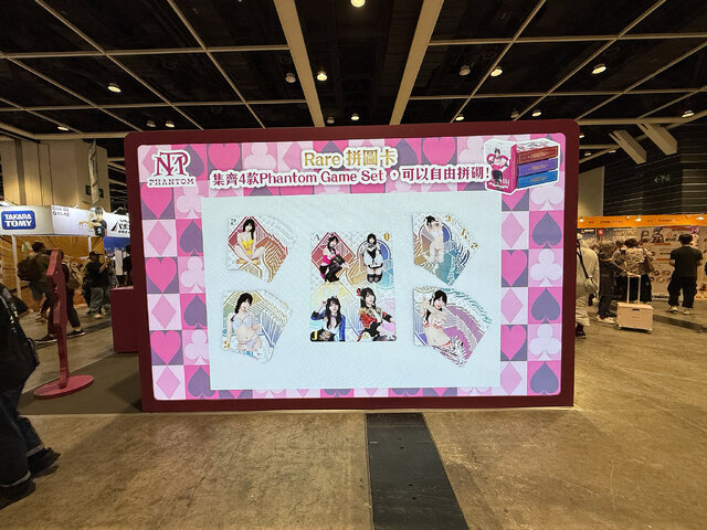 【コスプレ】伊織もえがトランプカードに！？ミニスカート×網ニーハイが可愛すぎて、香港のファンたちの心をグッと掴む【写真15枚】