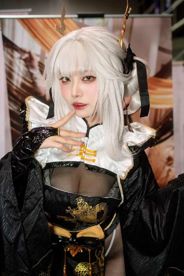 ブラン『勝利の女神:NIKKE』／Aoi（Instagram：aoi._.9z）