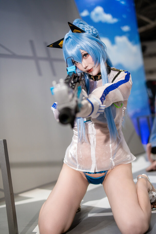 ヘルム『勝利の女神:NIKKE』／切切キリコ（X：@celia_aya）