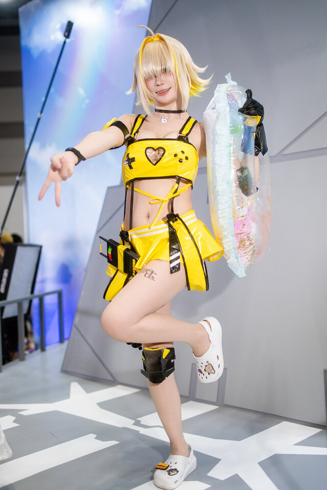 エレグ『勝利の女神:NIKKE』／箱ネコ（X：@hakonyanya）