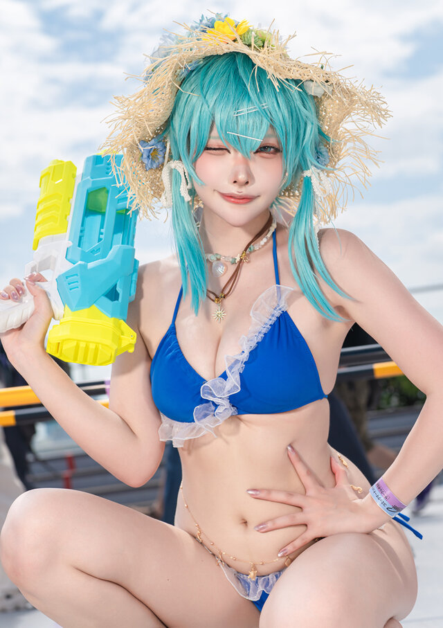 【コスプレ】スタイル抜群なレースクイーンのボルチモア、夏衣装ドロシーやノエル団長まで「コミケ106」美女レイヤー10選【写真】