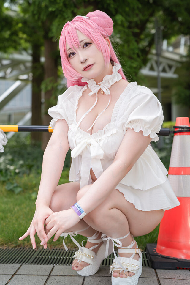 【コスプレ】スタイル抜群なレースクイーンのボルチモア、夏衣装ドロシーやノエル団長まで「コミケ106」美女レイヤー10選【写真】