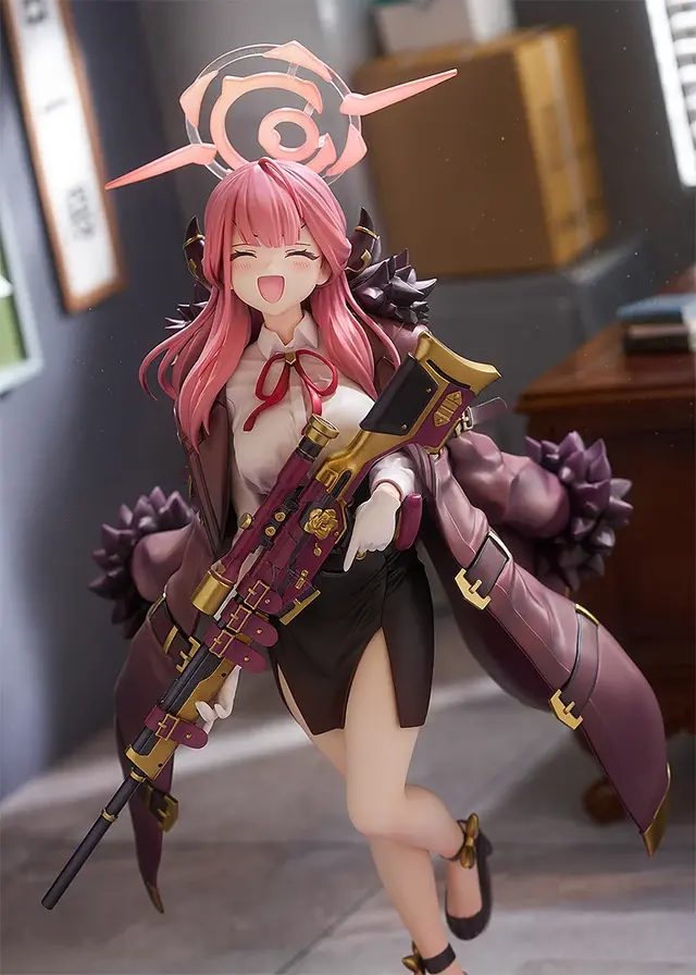 スカートからのぞく太もも！『ブルアカ』アルがフィギュア化ーニコッと笑った差し替え表情パーツなど、クールな「アウトロー」の魅力を表現