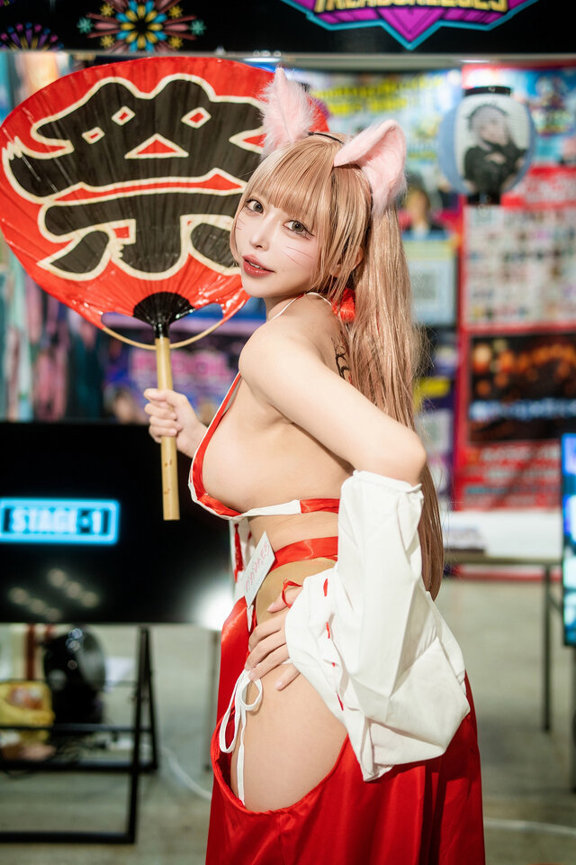 お狐様／かがみ。もち（X：@kagamisou）【COS★FES TREASUREブース】