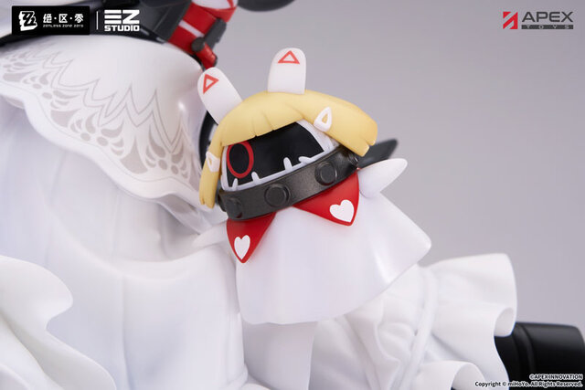 スカートの躍動感やスリットから覗く太ももがセクシー！『ゼンゼロ』よりメイド長「リナ」がフィギュア化