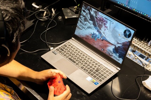 新作メカACT『DAEMON X MACHINA TITANIC SCION』テーマソングをGame*Sparkで勝手に制作。先行プレイ動画に乗せて「魂が燃えるハイスピードメカアクション」を感じてみよう