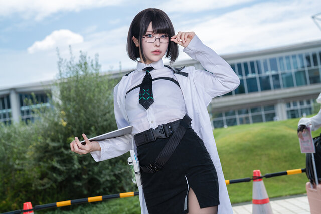 マナ『勝利の女神:NIKKE』／山中おくら（X：@ymnnkn_okura）