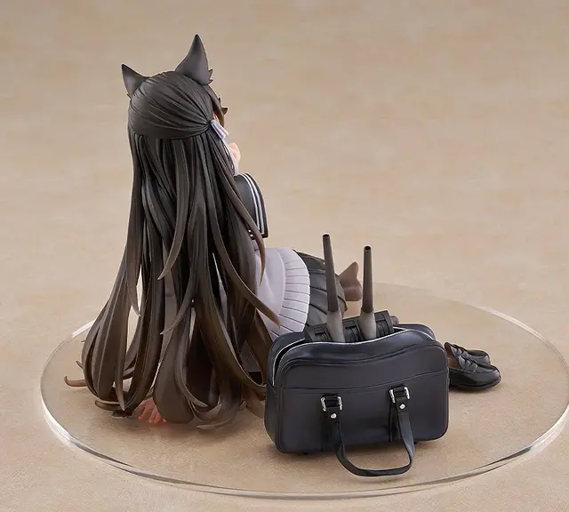 スカートから覗く黒ストッキングに包まれた太もも…！『アズレン』より「愛宕」が制服衣装「学園トロイメライ」でフィギュア化