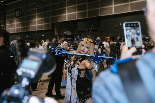フルールドリス『鳴潮』／miya（Instagram：miya._young06）