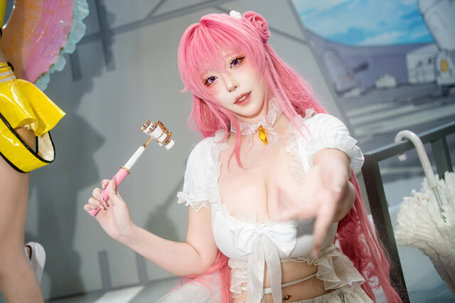 ドロシー『勝利の女神:NIKKE』／tako（X：@Takomayuyi）