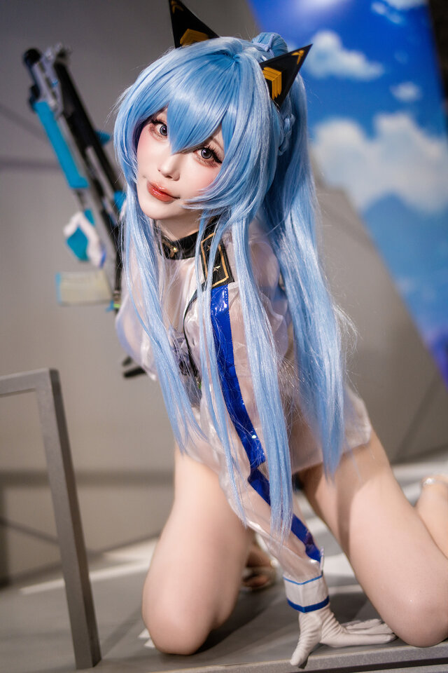 ヘルム『勝利の女神:NIKKE』／切切キリコ（X：@celia_aya）