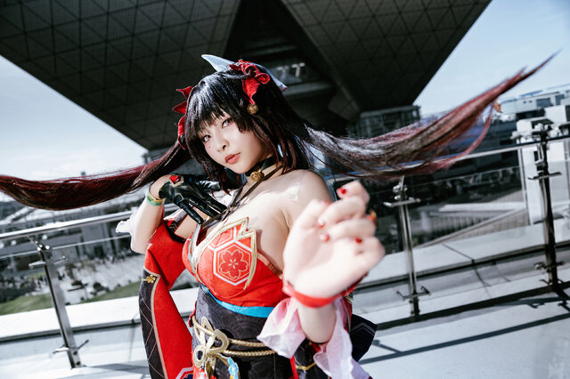花火『崩壊：スターレイル』／鶴葵（X：@tsuru_Cosplay）