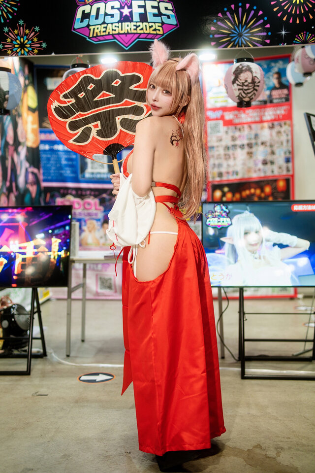 お狐様／かがみ。もち（X：@kagamisou）【COS★FES TREASUREブース】