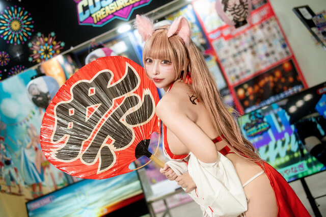 お狐様／かがみ。もち（X：@kagamisou）【COS★FES TREASUREブース】
