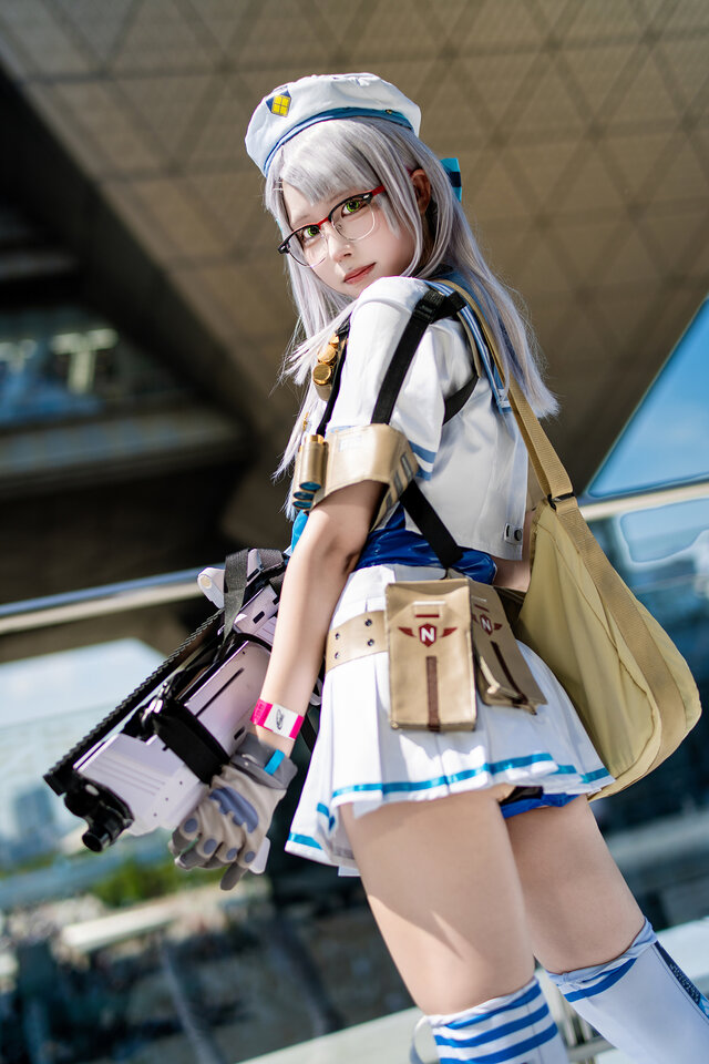 ネオン『勝利の女神:NIKKE』／reo（X：@reo_cosplay）
