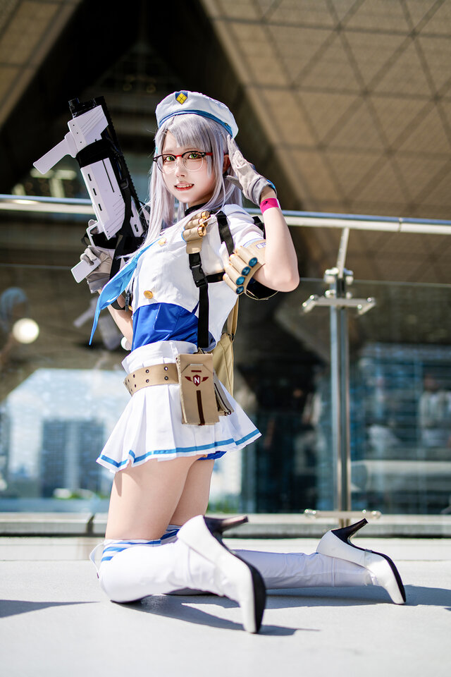 ネオン『勝利の女神:NIKKE』／reo（X：@reo_cosplay）