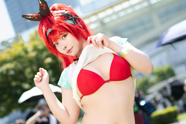 レッドフード（水着ver.）『勝利の女神:NIKKE』／僕プリ（X：@kimimo_purin）