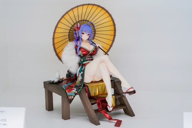 ムチムチ太ももに際どい衣装…！『アズレン』8周年リアルイベントで新作フィギュア多数展示―どれもこれもやっぱり過激