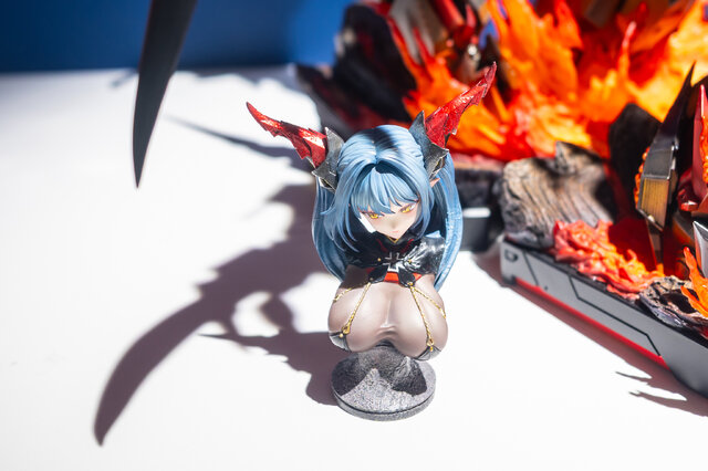 【コスプレ】『アズレン』8周年記念したお祭りが秋葉原で開催！指揮官を沸かせた美女コスプレイヤー、個性あふれる展示が最高すぎた【写真64枚】