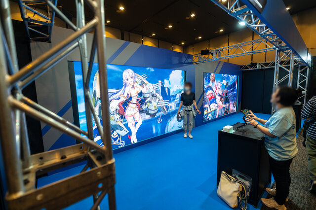 【コスプレ】『アズレン』8周年記念したお祭りが秋葉原で開催！指揮官を沸かせた美女コスプレイヤー、個性あふれる展示が最高すぎた【写真64枚】