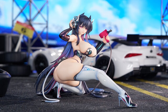 大胆すぎるレースクイーン衣装！『アズレン』より「ストラスブール」が着せ替え「謡精舞うサーキット」の姿で立体化