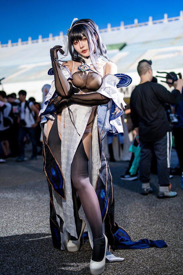 鎮海『アズールレーン』／鶴葵（X：@tsuru_Cosplay、Instagram：tsuru_cos_aoi）【台湾】