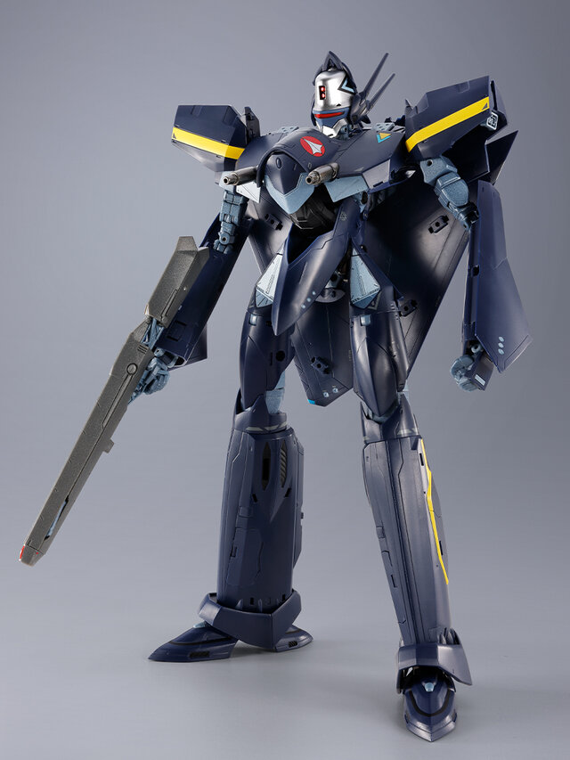 「マクロス7」ガムリン木崎が駆る「ステルスバルキリー」をDX超合金で立体化！ステルス性重視の機体形状、ファイター形態での薄さを再現