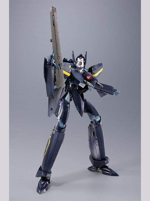 「マクロス7」ガムリン木崎が駆る「ステルスバルキリー」をDX超合金で立体化！ステルス性重視の機体形状、ファイター形態での薄さを再現