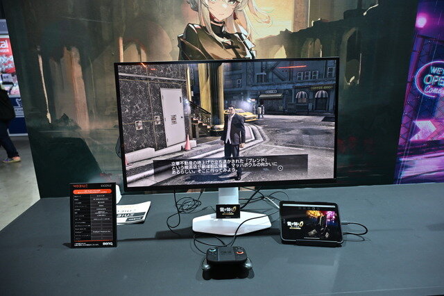 東京ゲームショウ 2025のBenQブースはゲームアートスタイルを鮮明に映し出す最新ゲーミングモニターが主役！猫麦とろろさんのスタイリッシュなパネルもお出迎え【TGS2025】