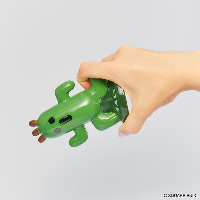 振りかける姿はまさに「針千本」！FFシリーズの「サボテンダー」が存在感抜群のソルト＆ペッパーケースになって予約受付中