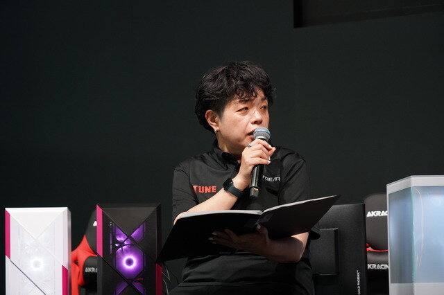 NEXTGEAR新製品発表で開発中の変わり種ケースにびっくり。スモークとクリアを切り替えられるピラーレス―お得な期間限定クーポンも配布中【TGS2025】