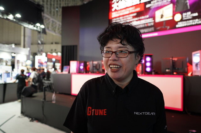 NEXTGEAR新製品発表で開発中の変わり種ケースにびっくり。スモークとクリアを切り替えられるピラーレス―お得な期間限定クーポンも配布中【TGS2025】
