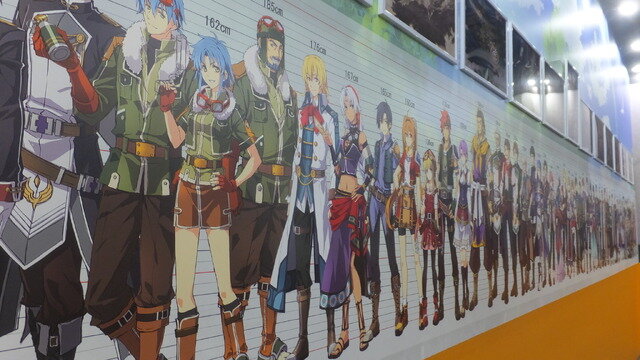 『空の軌跡』登場キャラ“50人超え”の身長差イラストが圧巻！国内メディアも“ほぼ初見”の超貴重アイテムもブースに展示【TGS2025】