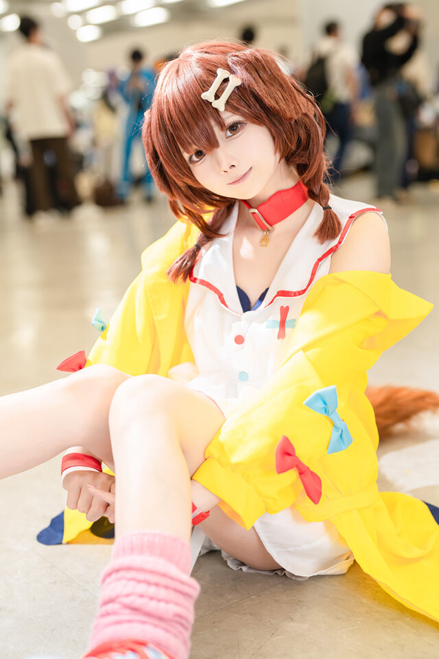 まひな（X：@mahina_cos）　