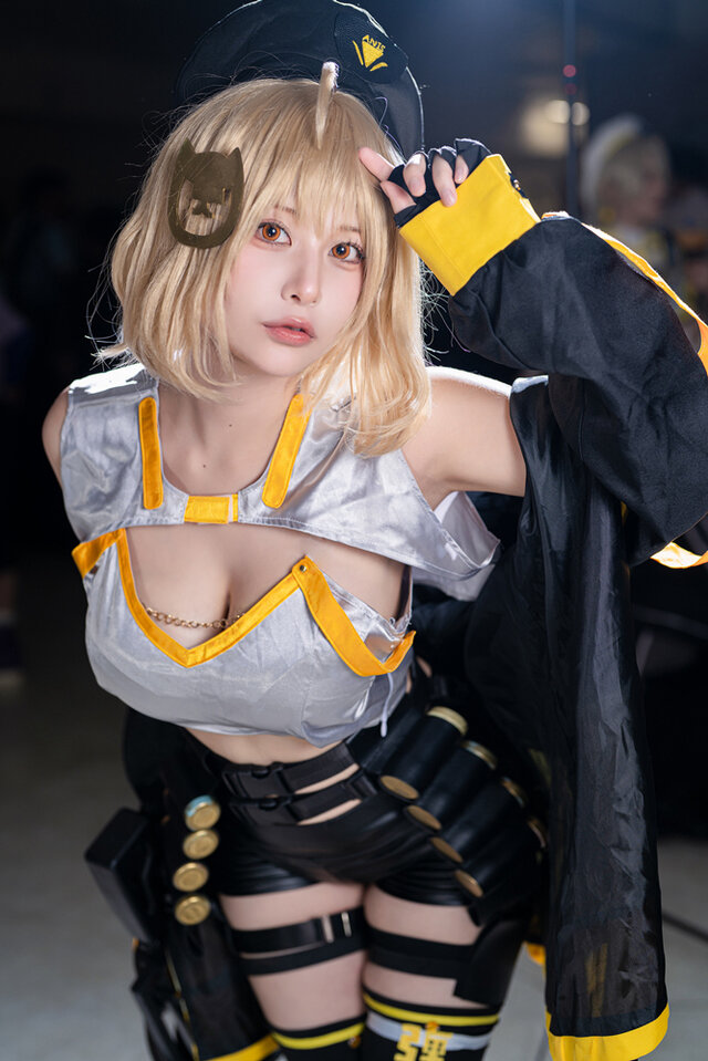 アニス『勝利の女神:NIKKE』／なぎしゃ（X：@nagisha___cos）